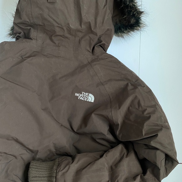 SOLD North Face Goose Down Women’s bomber jacket - Picture 8 of 9